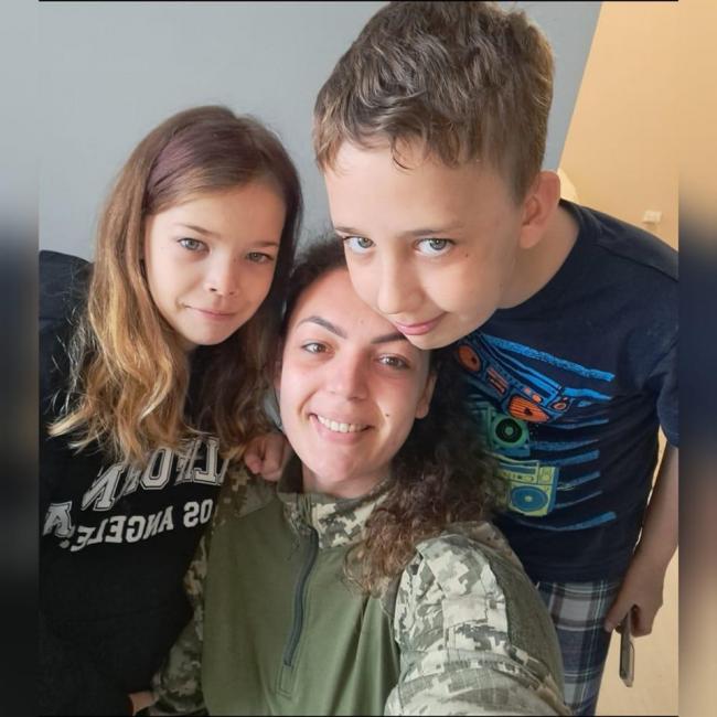 Новини Вінниці - фото з Майже чотири місяці діти чекають на маму. Де зникла парамедик Ося «Магура» Шаргородська?