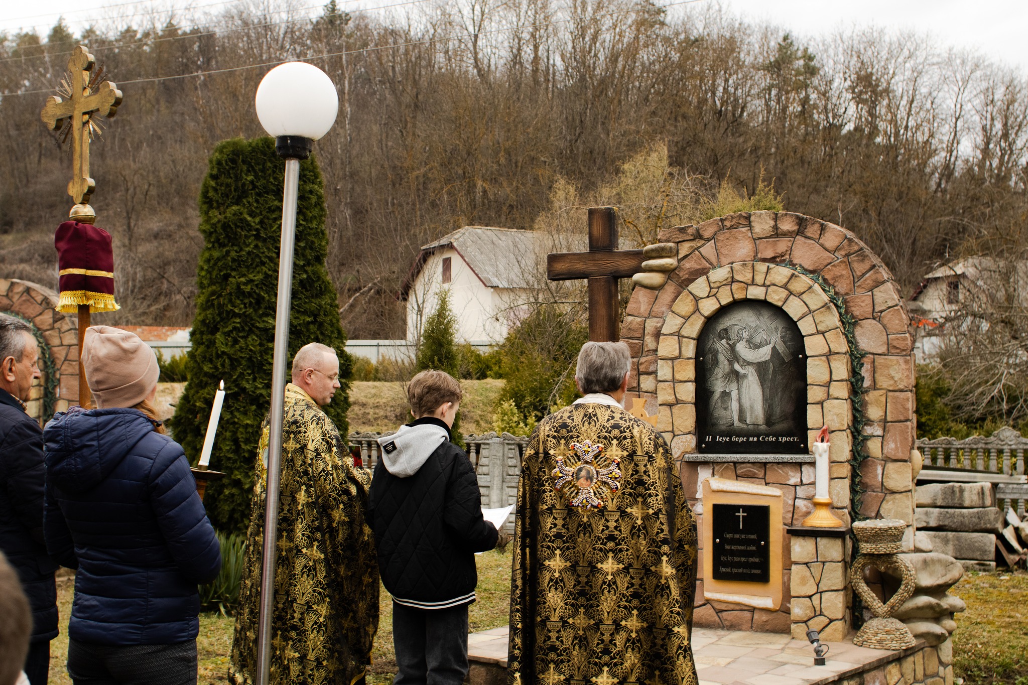 На зображенні може бути: 5 людей