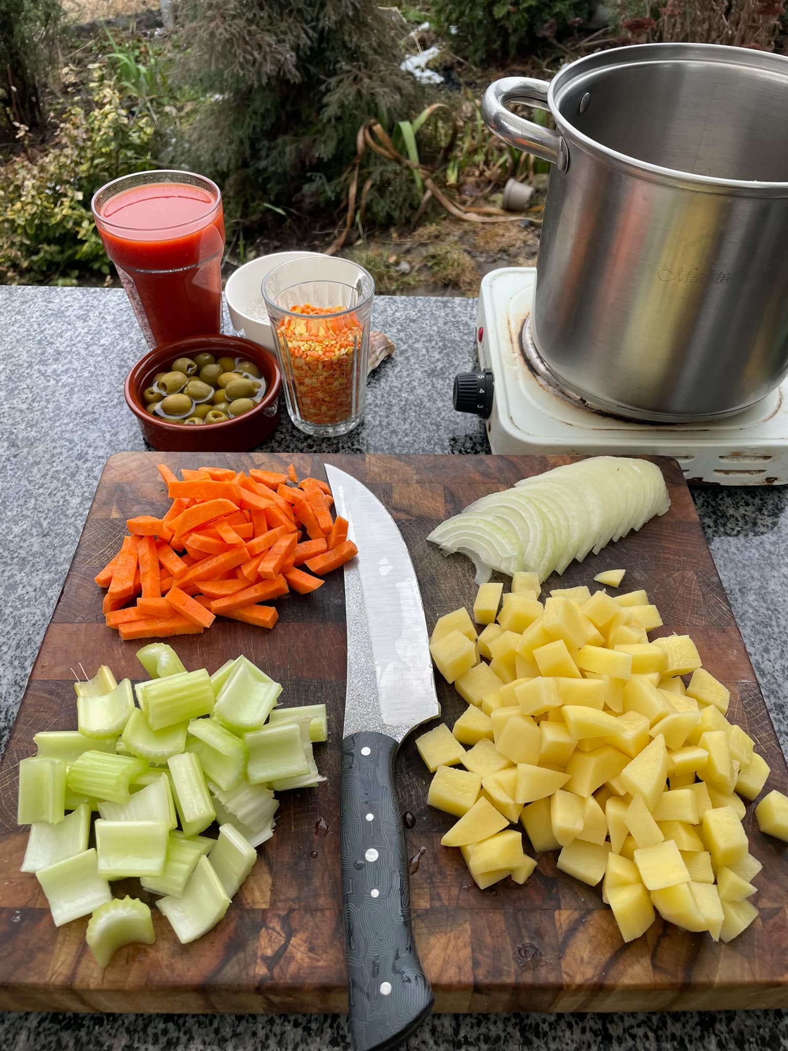 Новини Тернополя - фото з Готуємо крем-суп із сочевиці та пасту з оливок