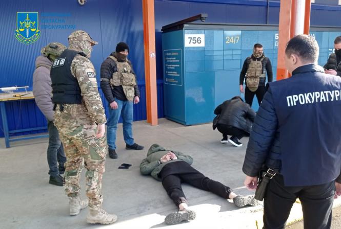 Новини Вінниці - фото з Брав по 13 тисяч доларів: затримали чоловіка, який переправляв ухилянтів за кордон