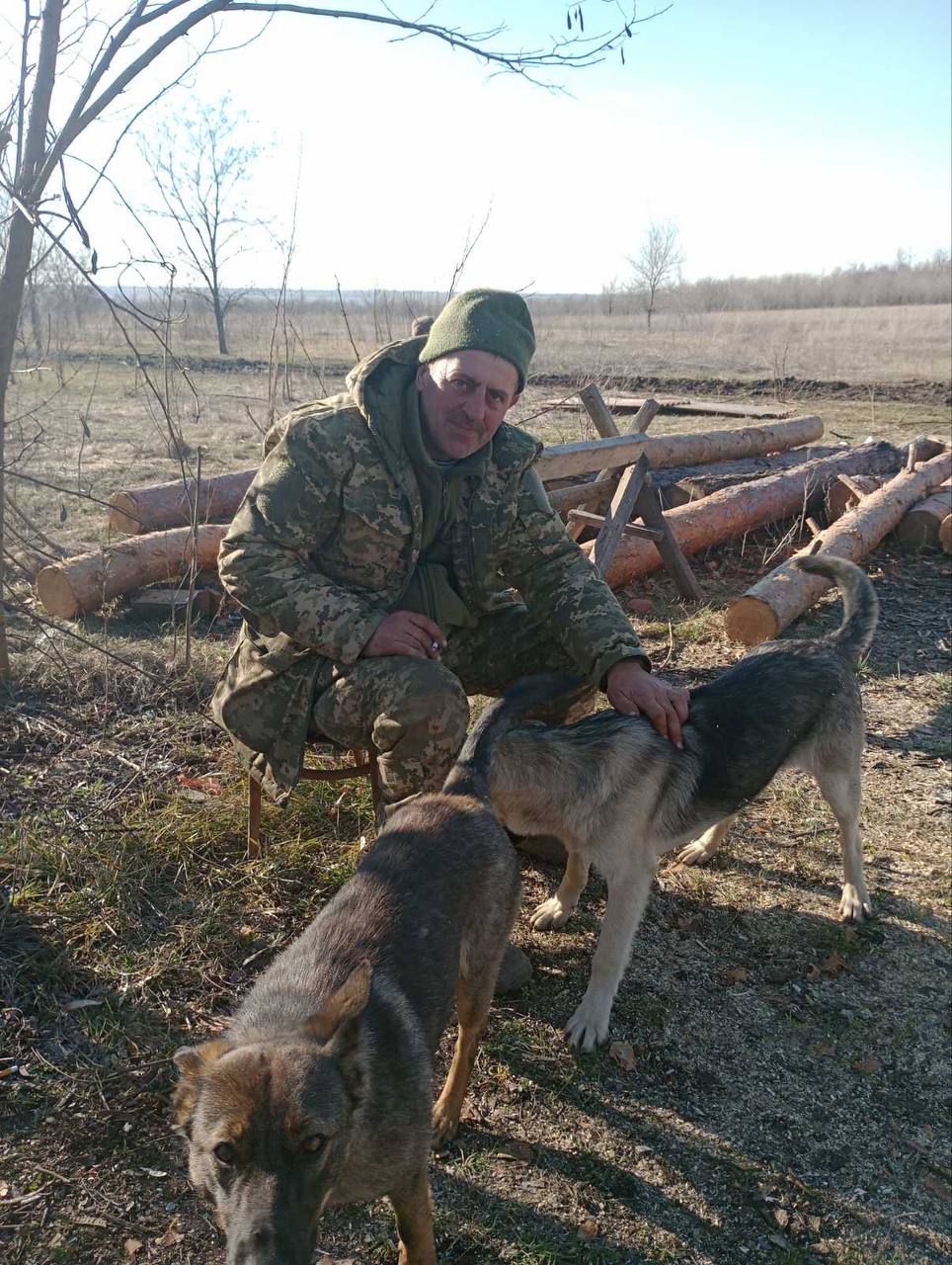 Новини Тернополя - фото з «Я впала навколішки і не могла стримати сліз». Родина Віктора Слівінського дочекалася бійця з полону