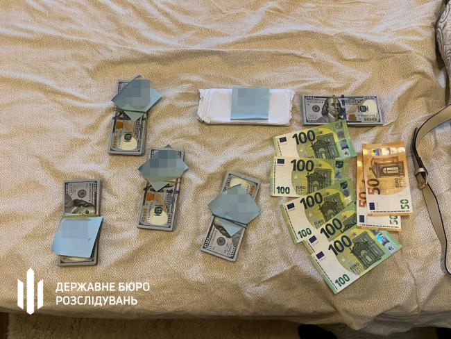 Новини Вінниці - фото з Ліжко в доларах, а ухилянти з інвалідністю: на Вінниччині затримали організаторку схеми ухилення від призову