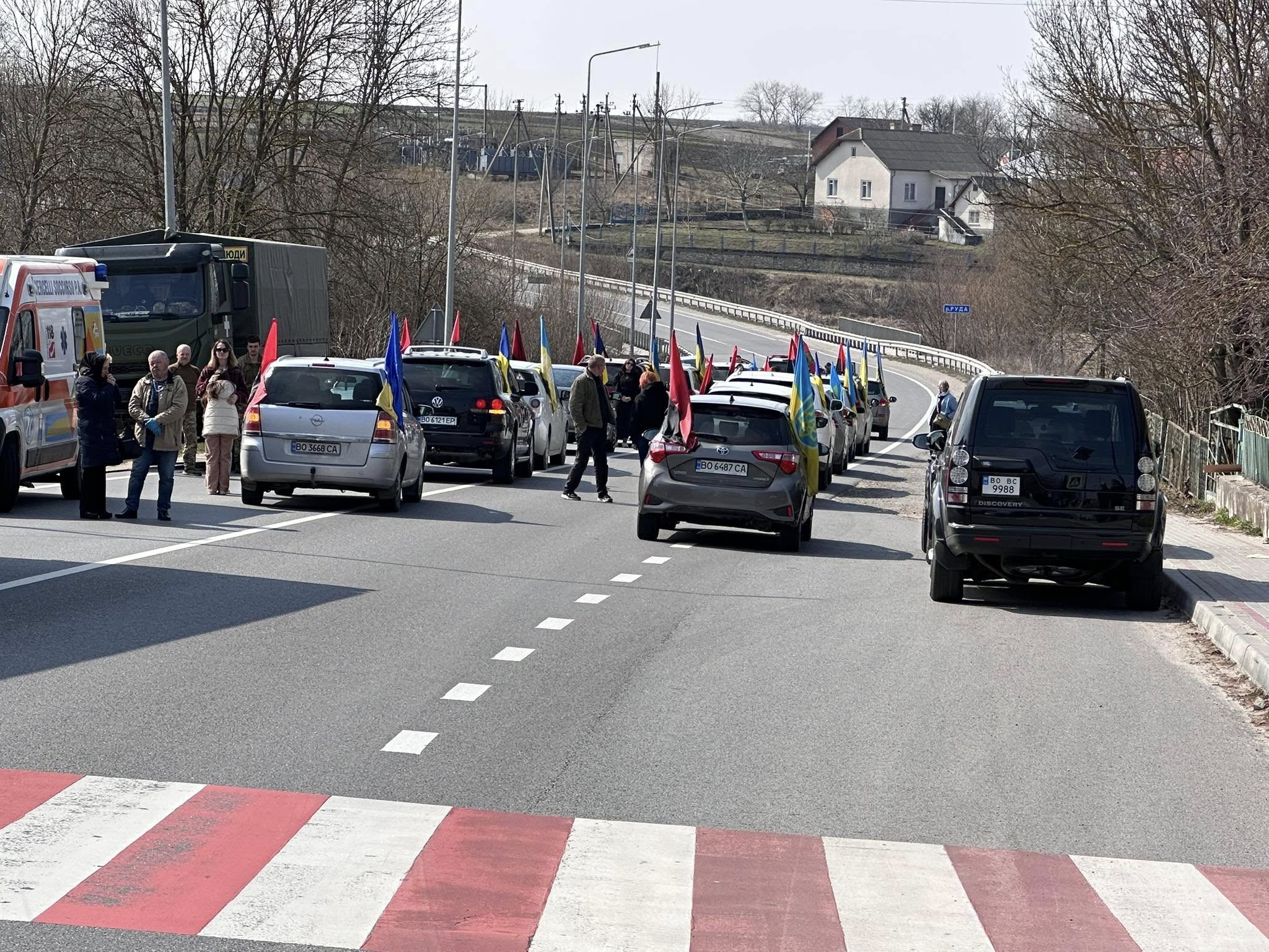 Новини Тернополя - фото з «На щиті» повернувся у рідний Великий Ходачків Герой Віктор Крайничин