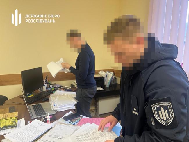 Новини Вінниці - фото з «Вдарила по голові, а потім почала душити», — затримали чиновницю Вінницького ТЦК та її підлеглого