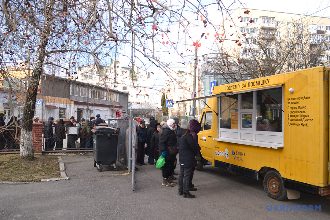 Новини Тернополя - фото з Обіди, які зігрівають серце: як благодійна їдальня «Жовтий фартух» людям пережити складні години