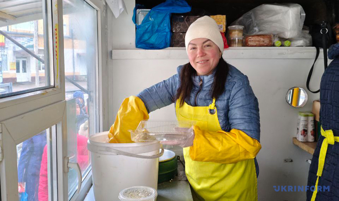 Новини Тернополя - фото з Обіди, які зігрівають серце: як благодійна їдальня «Жовтий фартух» людям пережити складні години Наталя Бригадир
