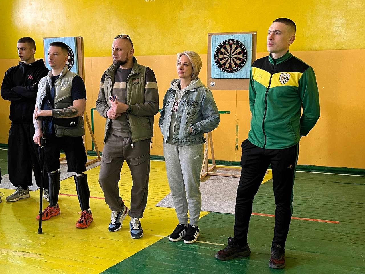 Новини Тернополя - фото з Влучити в ціль: захисники Тернополя та їхні рідні змагалися в турнірі з дартсу