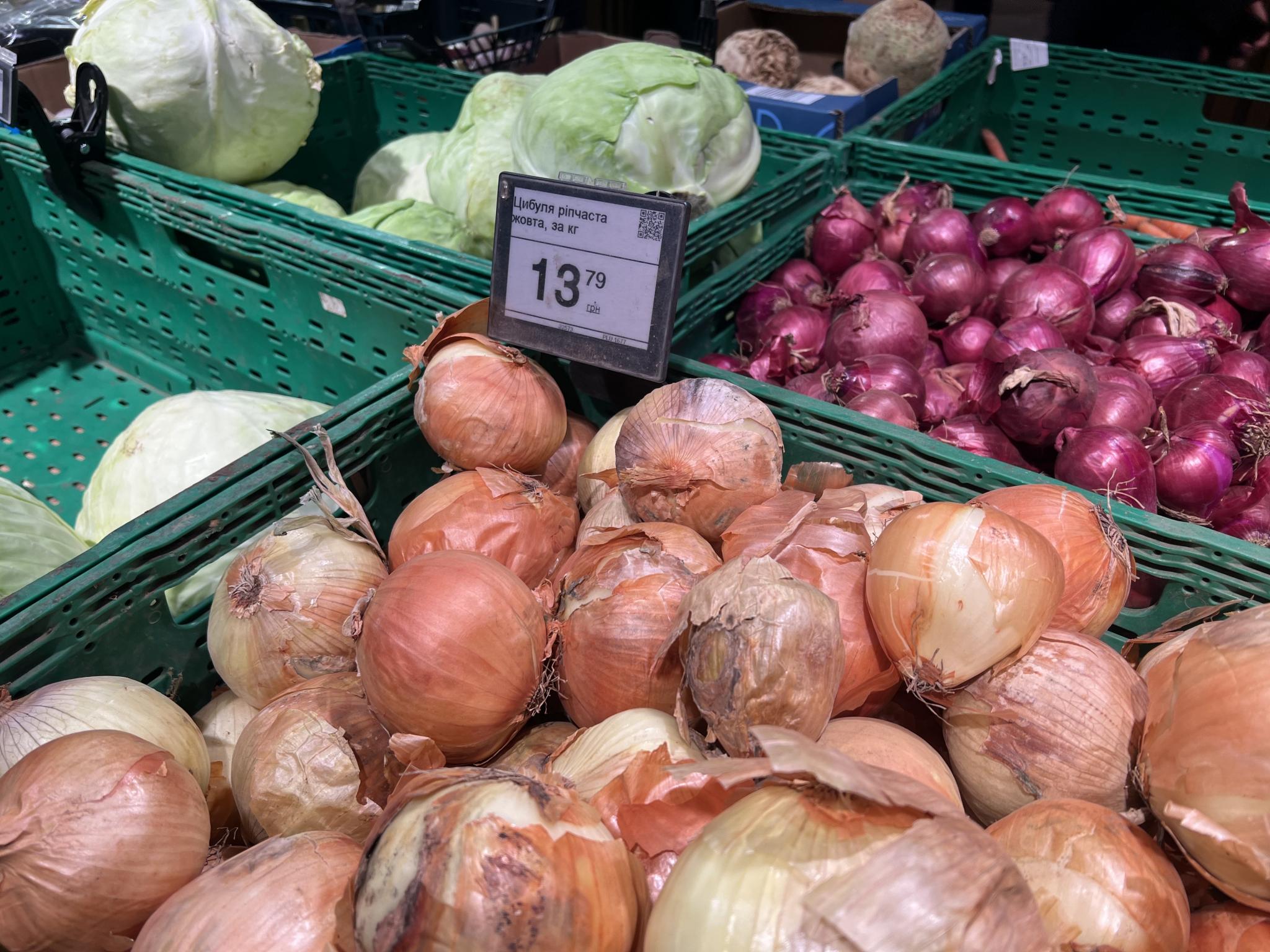 Новини Вінниці - фото з Ціни на перші овочі, ягоди і зелень. Дізналися, що по чому в супермаркетах міста