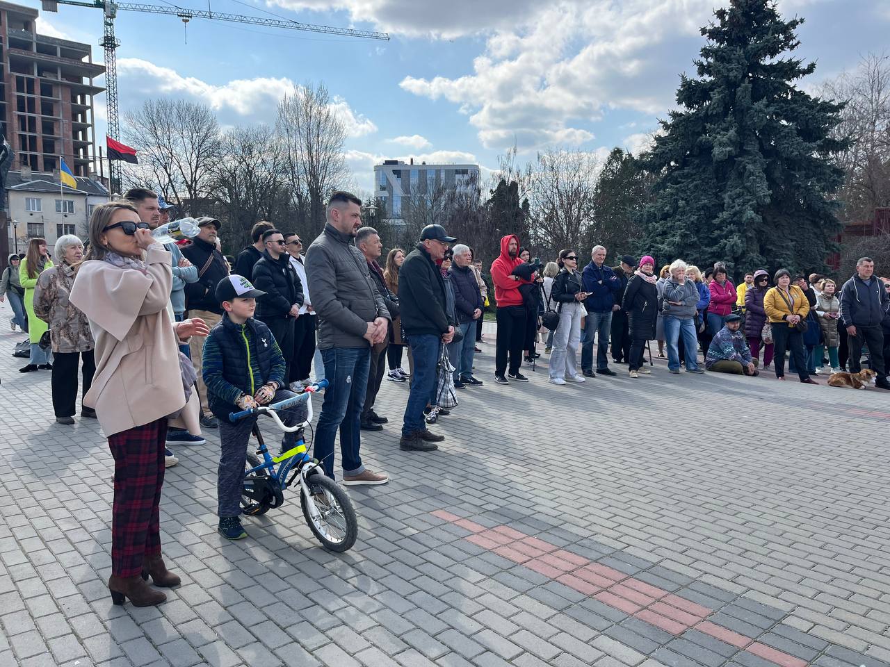 Новини Тернополя - фото з «Ми хочемо парк, а не купи бетону»: тернополяни виступили проти забудови парку Шевченка