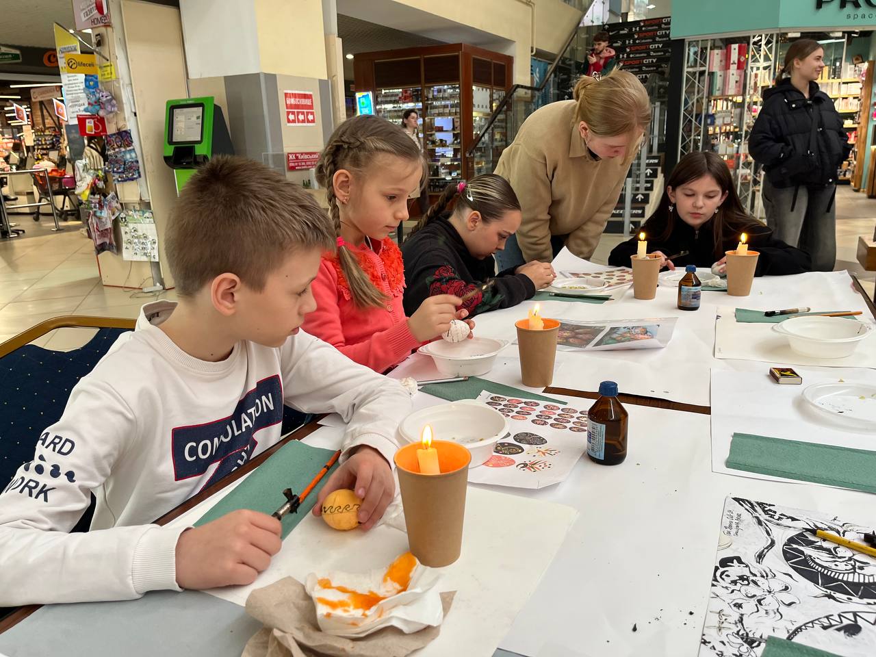 Новини Тернополя - фото з У Тернополі безоплатно навчають давніх технік писанкарства. Розповідаємо, як долучитися