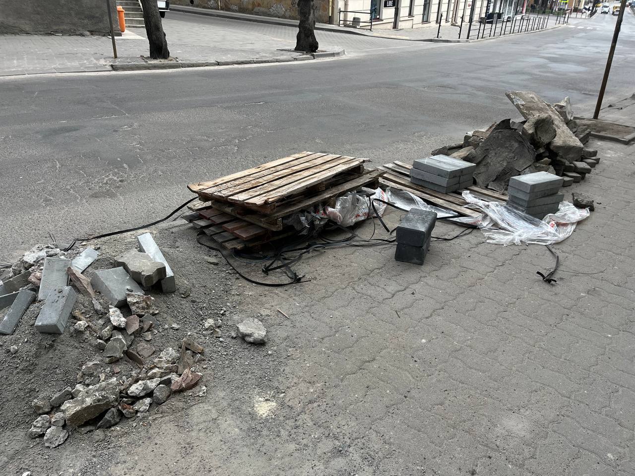 Новини Тернополя - фото з До ЦНАПу та поліклініки облаштовують доступний вхід:  хто ремонтує і скільки коштів виділили