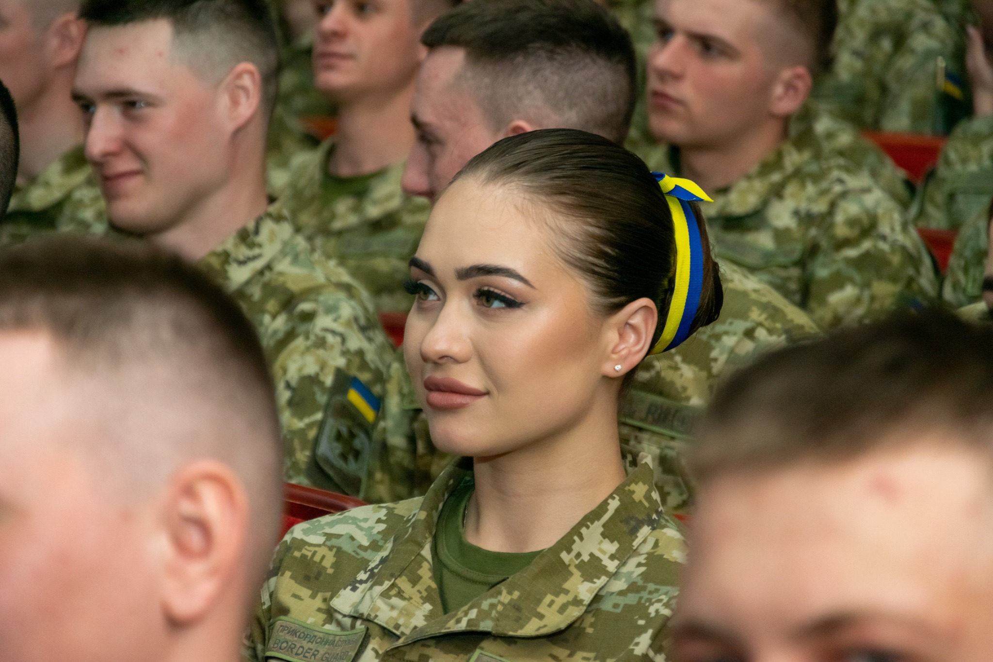 Новини Хмельницького - фото з У Хмельницькому відбувся випуск офіцерів-прикордонників (ФОТО) На зображенні може бути: 5 людей