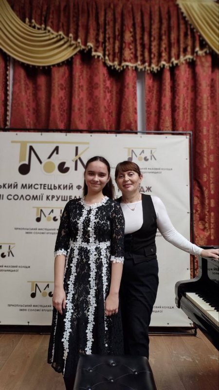 Новини Тернополя - фото з Восьмикласниця-піаністка з Тернополя Христина Карашкевич отримала чотири міжнародних нагороди