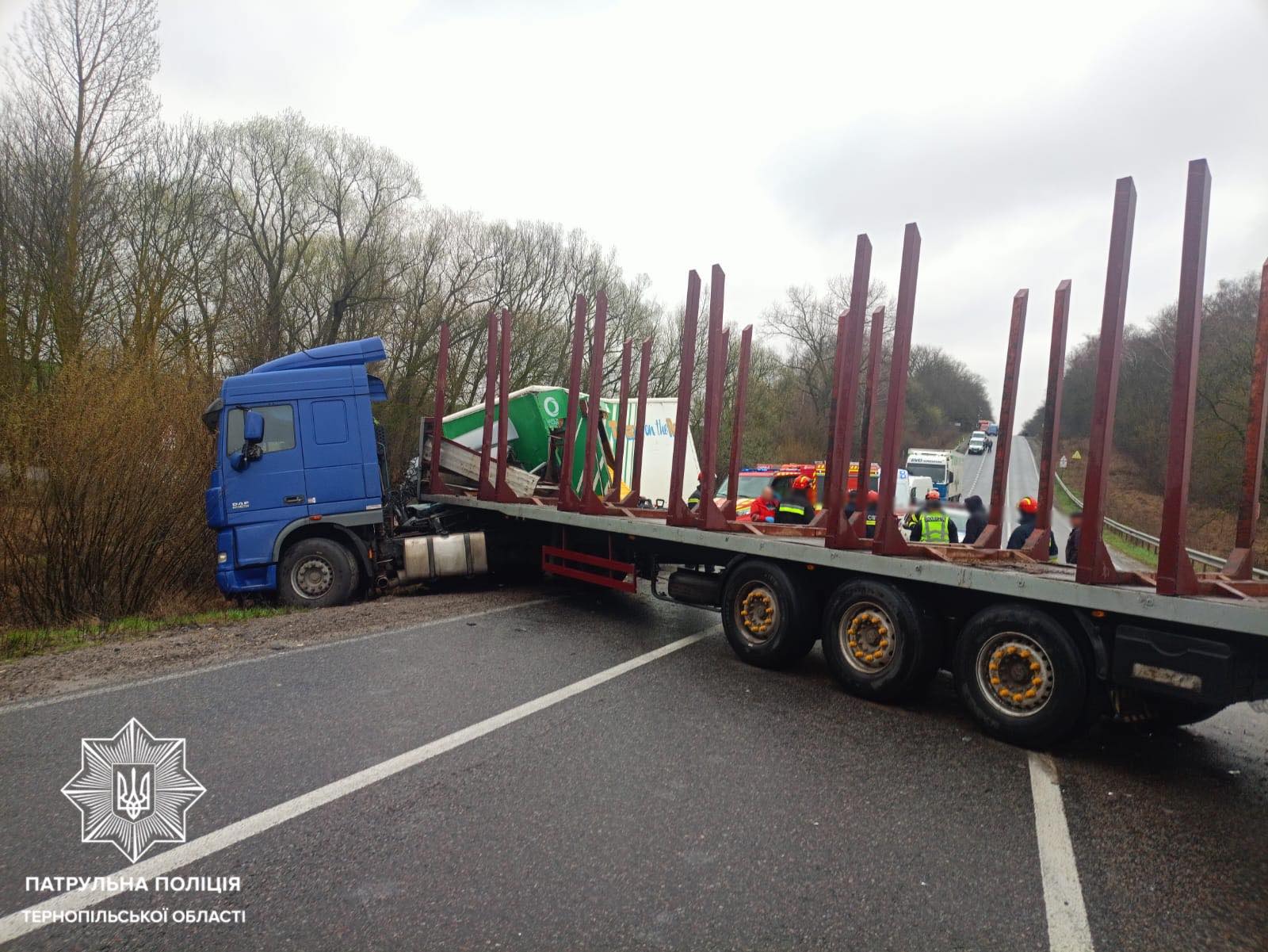 Новини Тернополя - фото з Аварія біля села Цебрів: загиблого водія із металевої пастки вивільняли рятувальники
