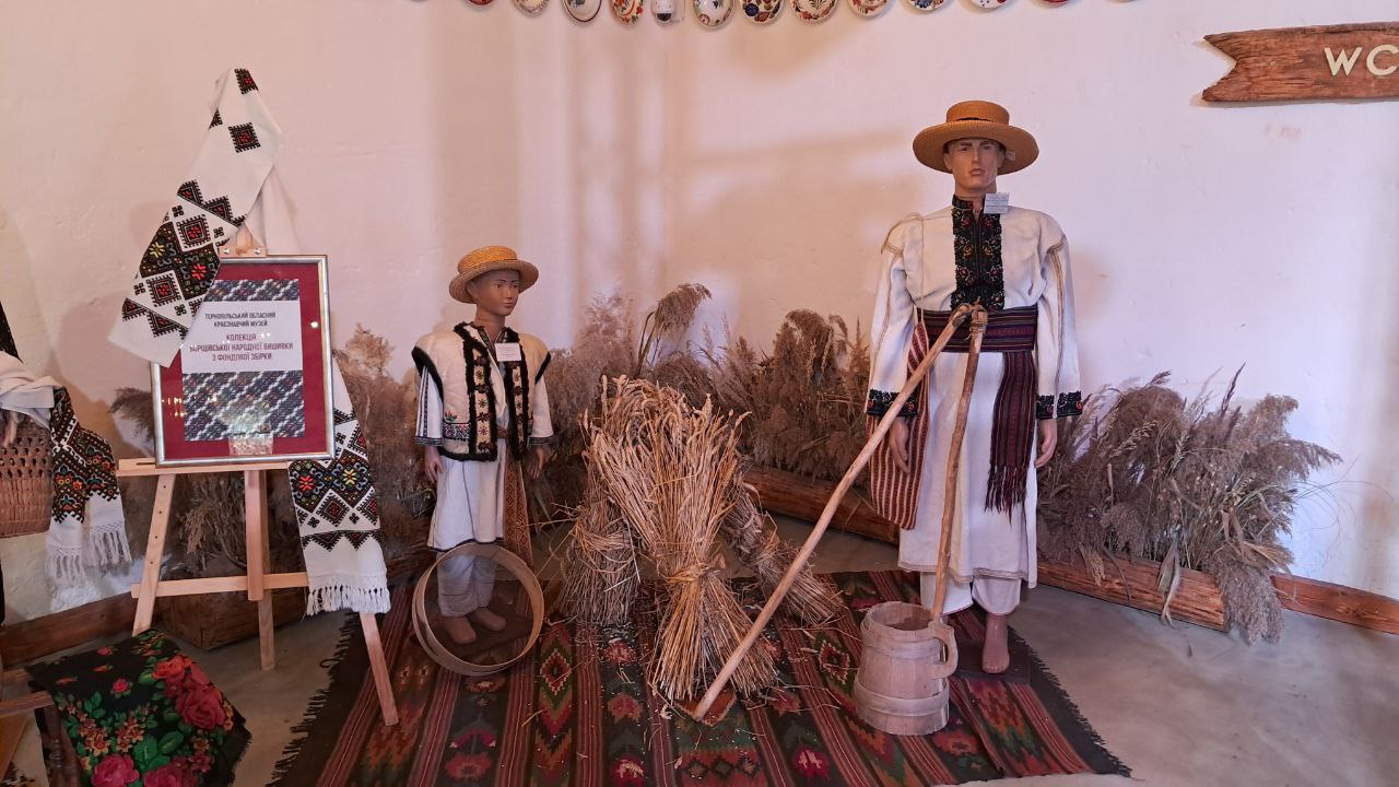 Новини Тернополя - фото з У Тернополі демонструють унікальну колекцію автентичної борщівської вишивки