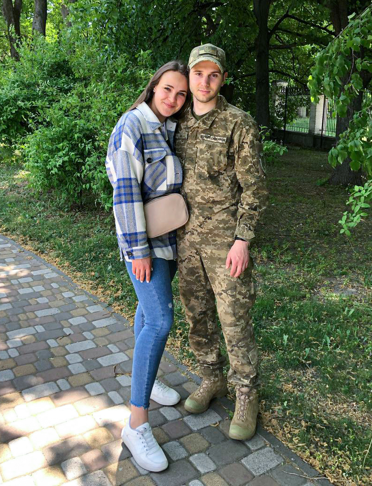 На зображенні може бути: 2 людини