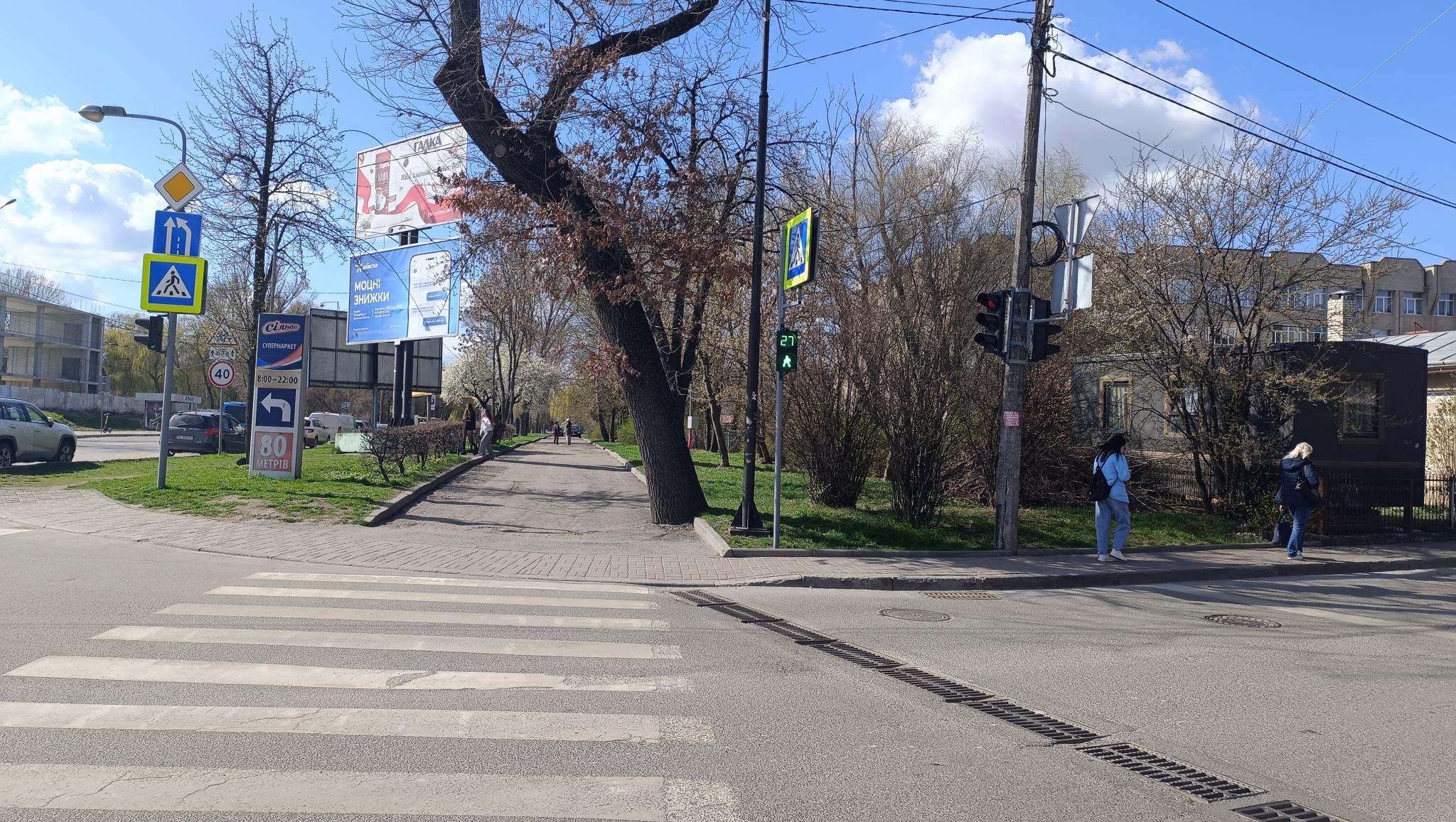 Новини Тернополя - фото з На Торговиці буде нова парковка. Для кого вона і хто платить за роботи?