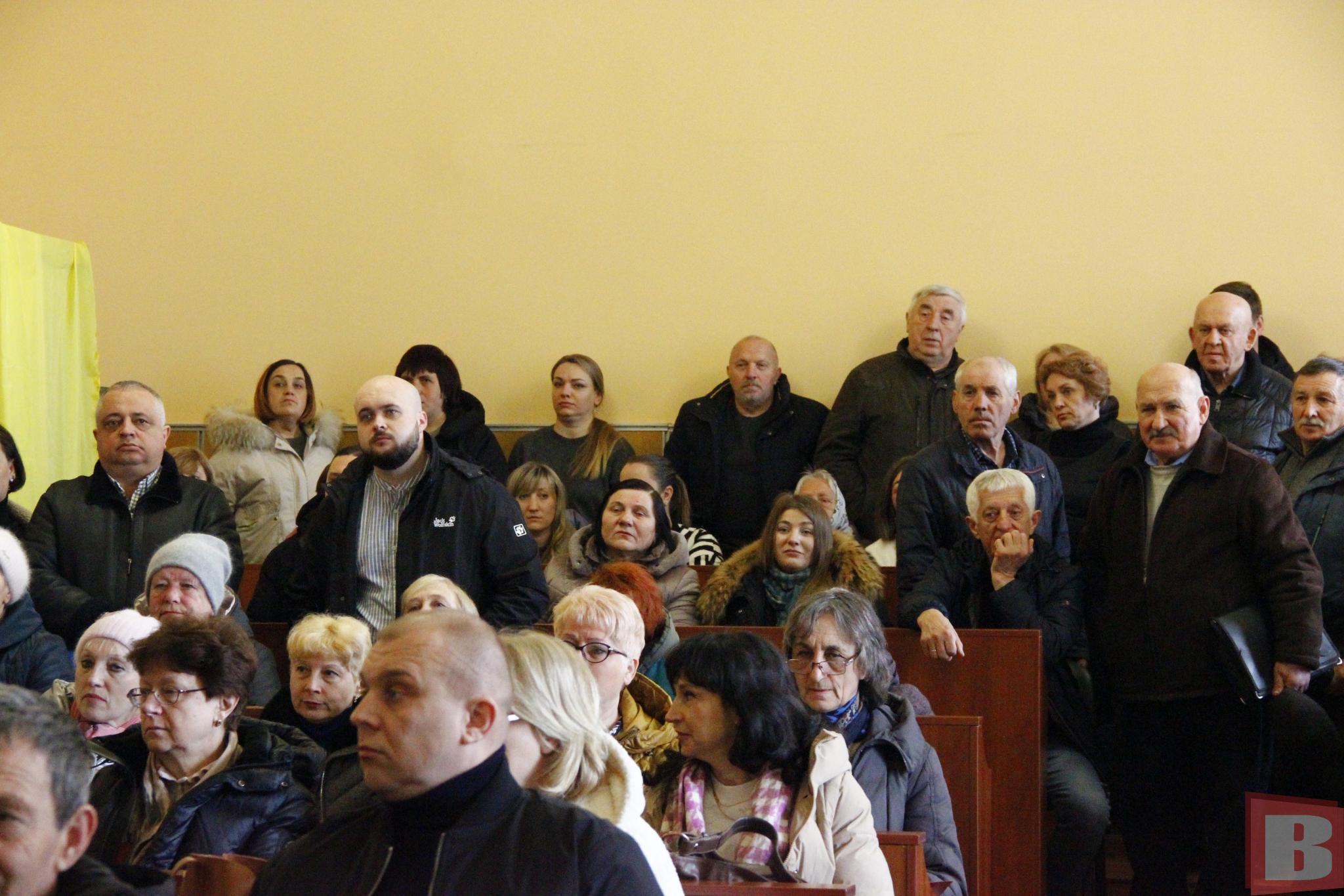 Новини Хмельницького - фото з Долю райлікарні мали вирішити в Хмельницькому: сесія не відбулася