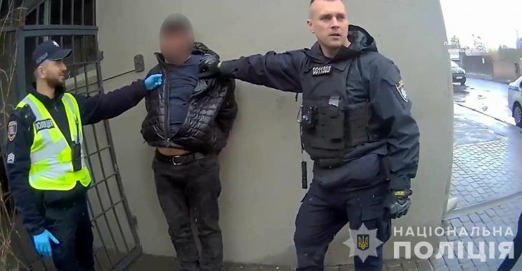 Новини Вінниці - фото з Водій Mitsubishi, розшукуваний за смертельне ДТП, наїхав на патрульного і втік. Екшн-переслідування завершилось затриманням