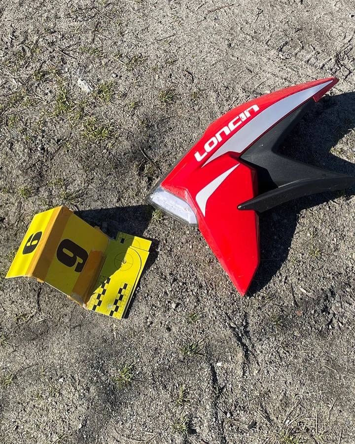 На зображенні може бути: текст «LONCIN LONCIN»