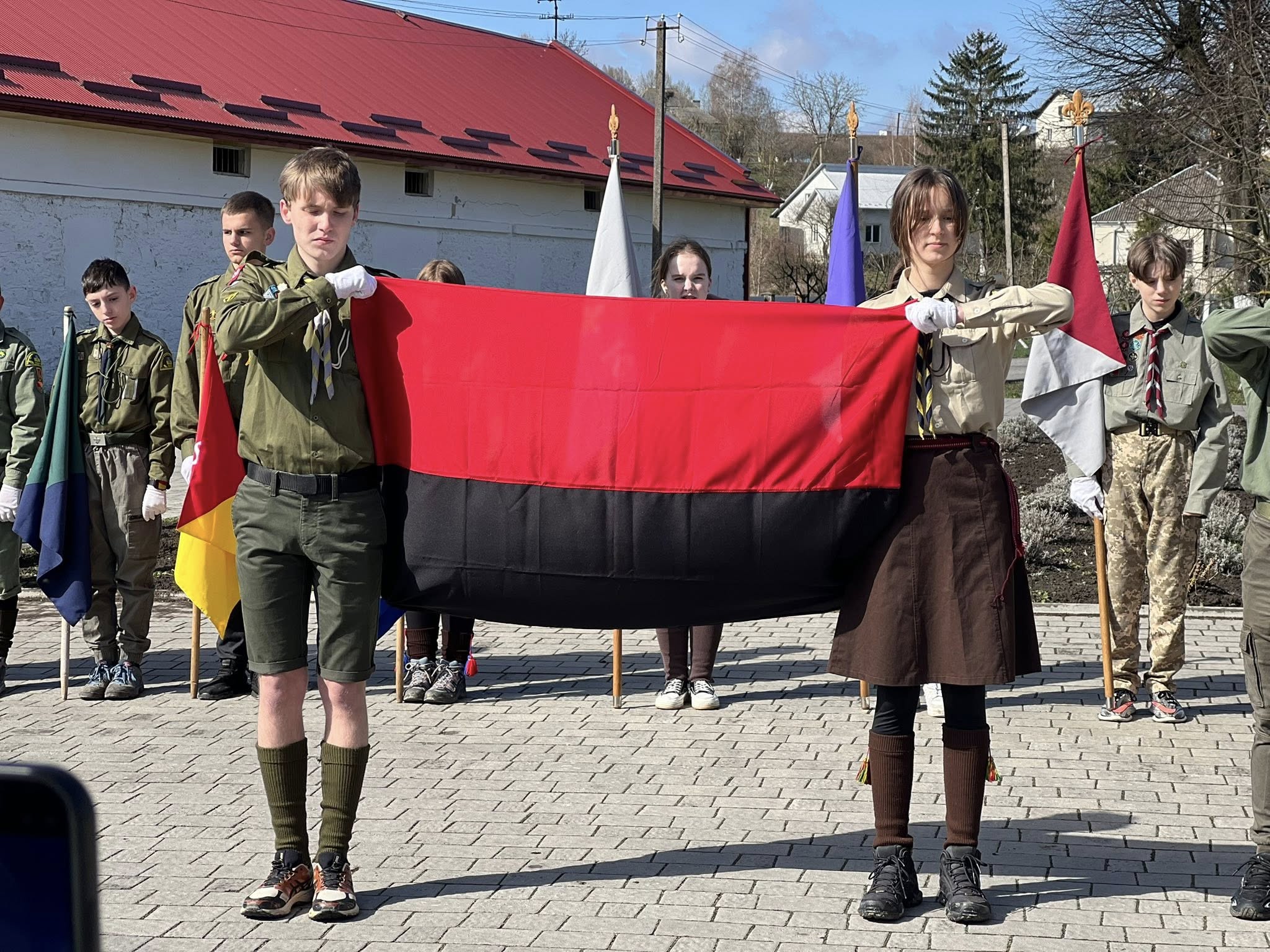 Новини Тернополя - фото з Пласту 113! На Тернопільщині відзначали День першої пластової присяги На зображенні може бути: 9 людей