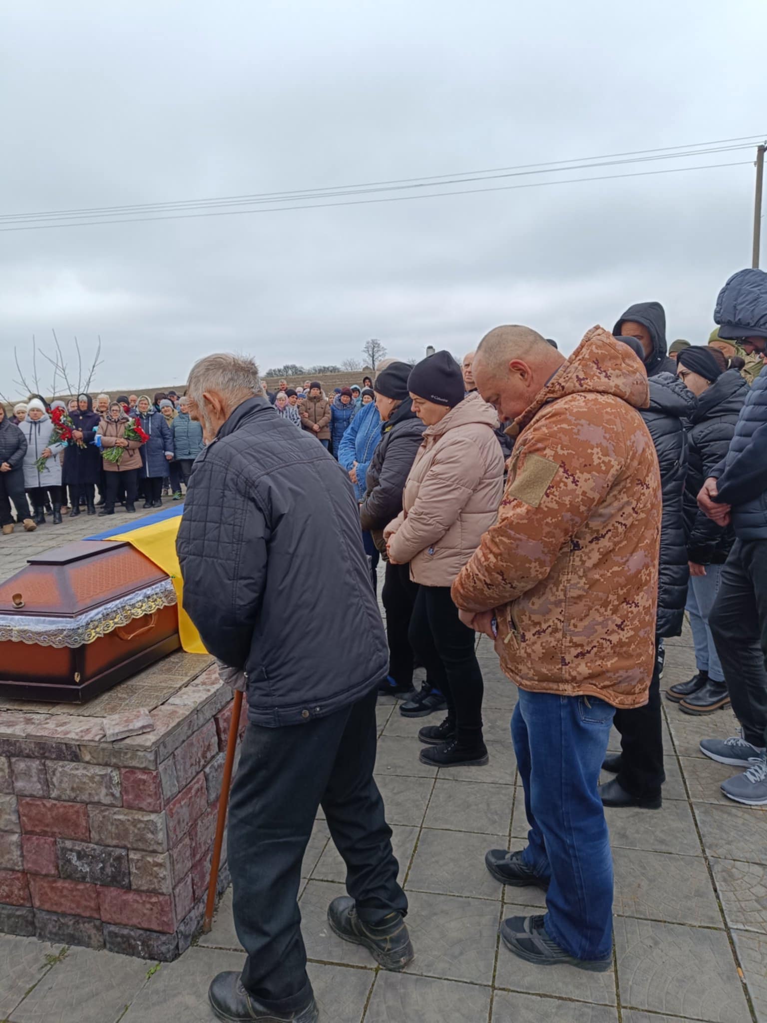 Новини Козятина - фото з Через 2 роки надії Герой Володимир Мамчур повернувся додому на щиті