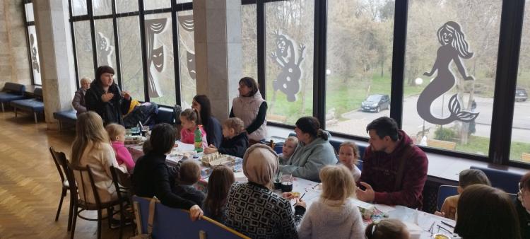 Новини Вінниці - фото з Великдень на порозі: діти в ляльковому театрі вивчали мистецтво писанкарства