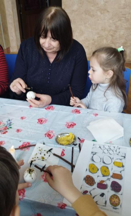 Новини Вінниці - фото з Великдень на порозі: діти в ляльковому театрі вивчали мистецтво писанкарства