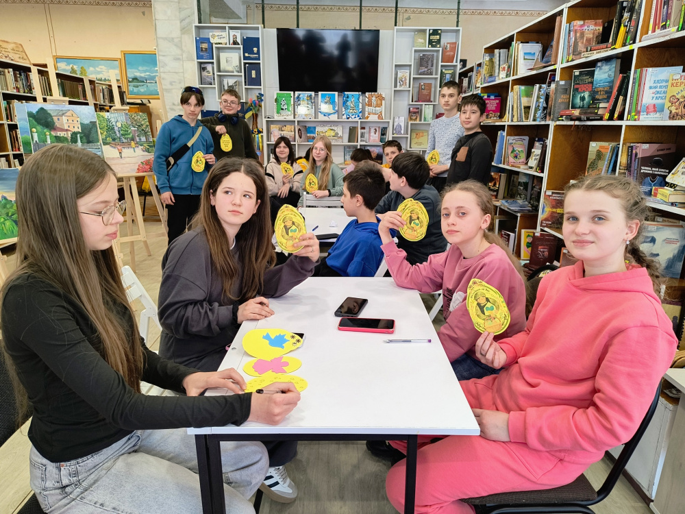 Новини Тернополя - фото з Тернопільські школярі передали великодні листівки та обереги для воїнів ЗСУ