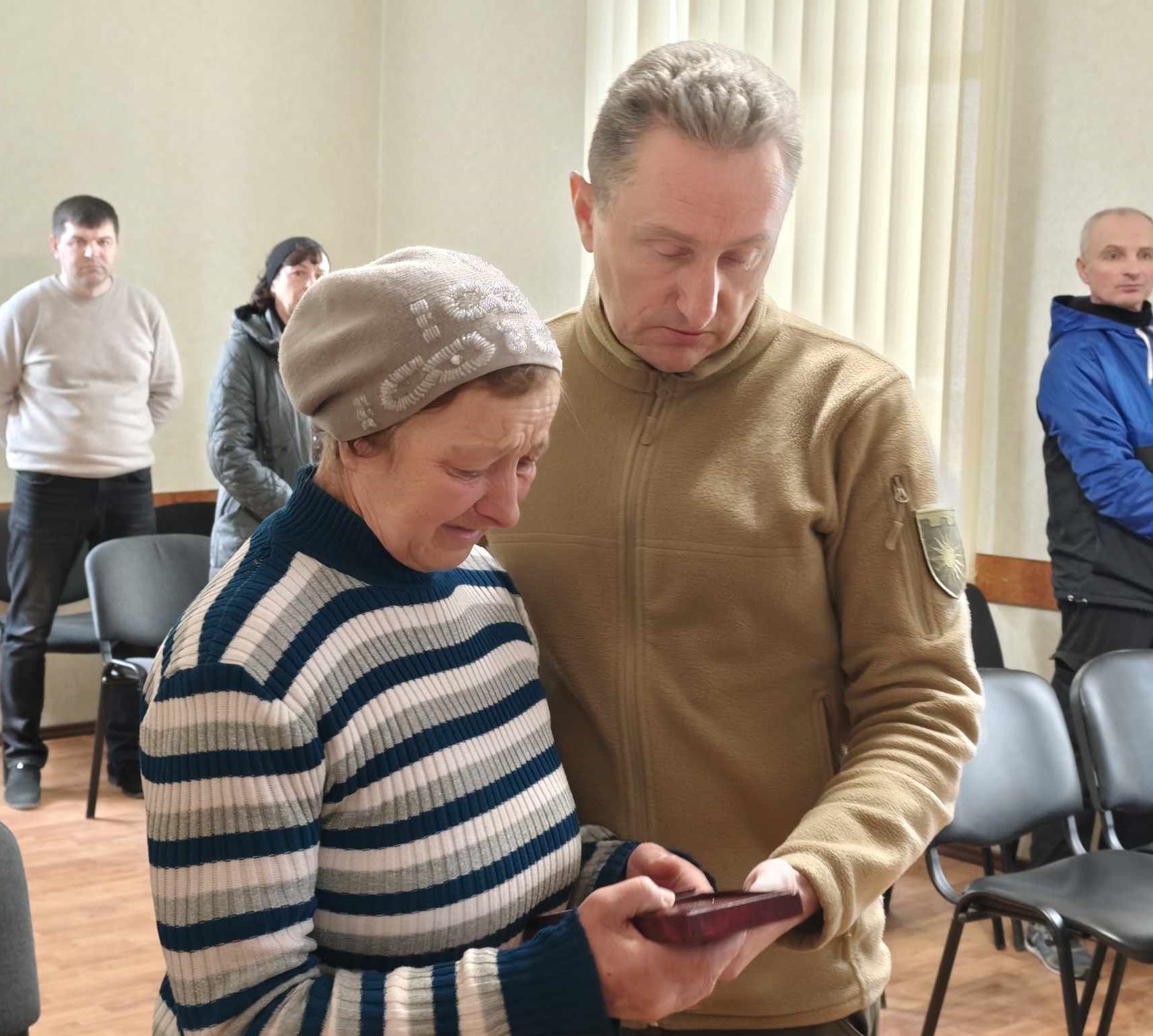 Новини Хмельницького - фото з Наймолодшим було 22: відзначили нагородами шістьох військових з Хмельниччини