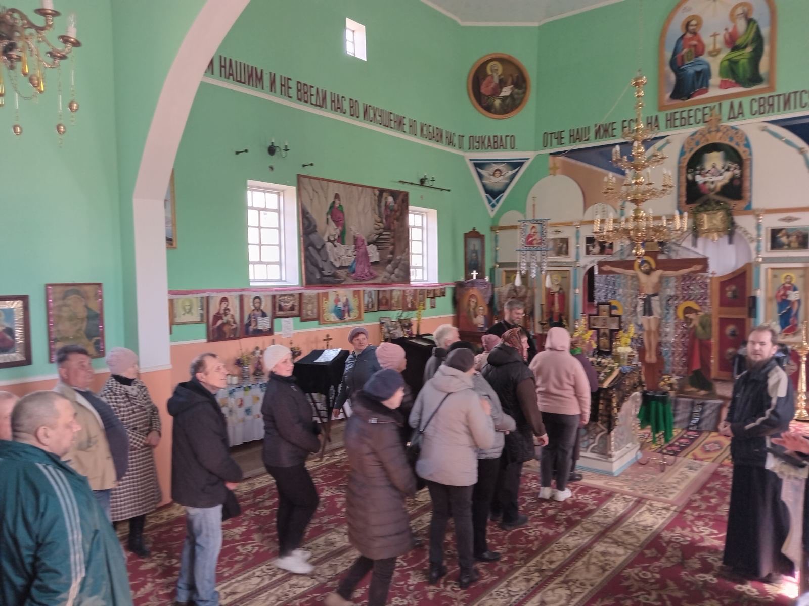 На зображенні може бути: 9 людей та текст