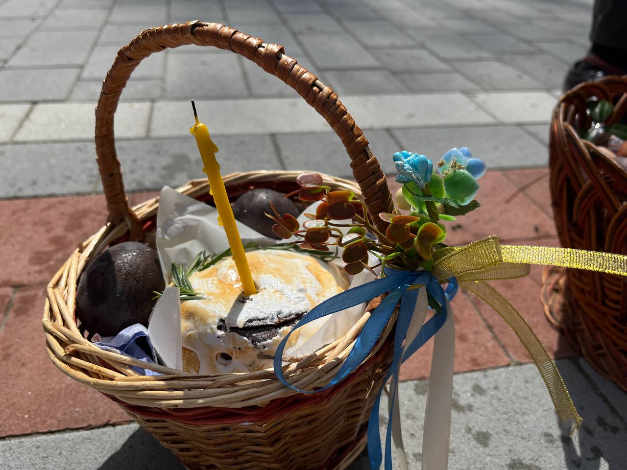 Новини Тернополя - фото з У Тернополі освячують великодні кошики (ОНОВЛЮЄТЬСЯ)