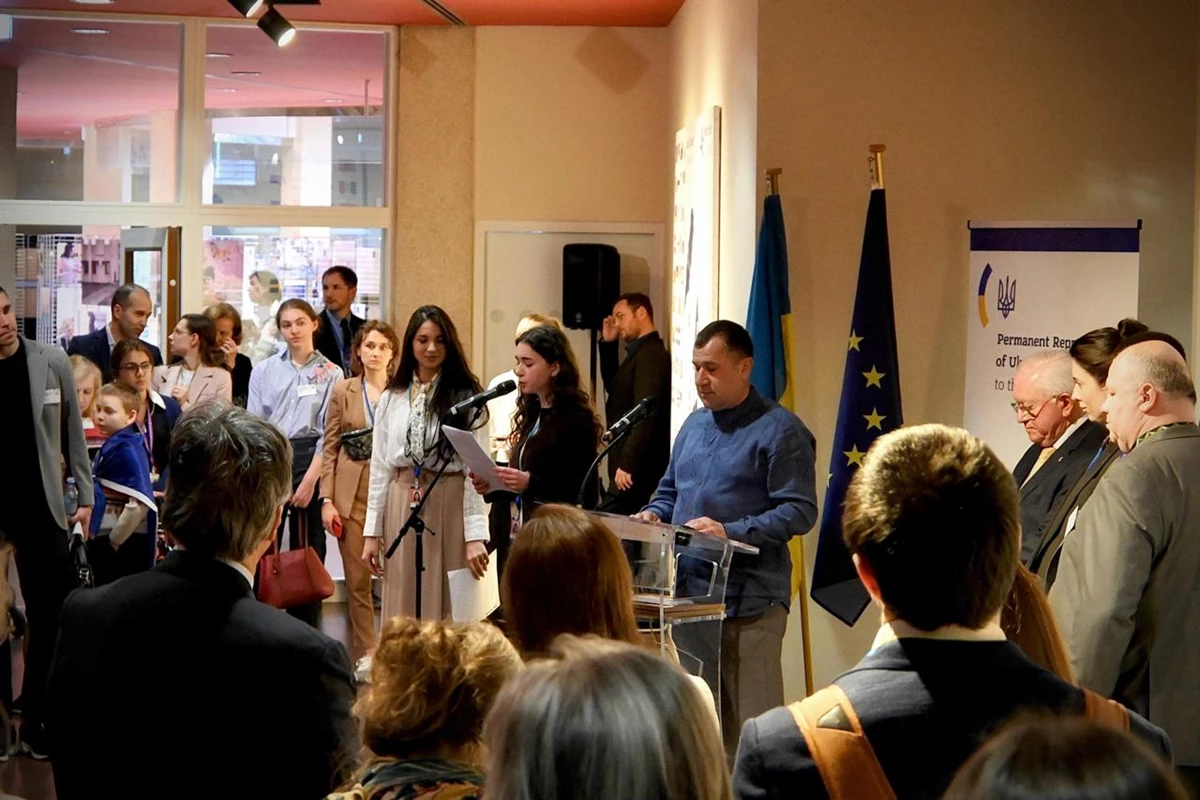 Новини Вінниці - фото з Вінницький художник Володимир Козюк представив виставку «Україна крізь віки» у Страсбурзі