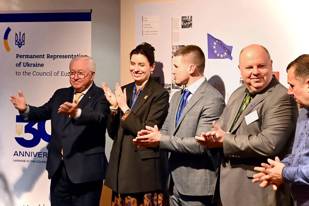 Новини Вінниці - фото з Вінницький художник Володимир Козюк представив виставку «Україна крізь віки» у Страсбурзі