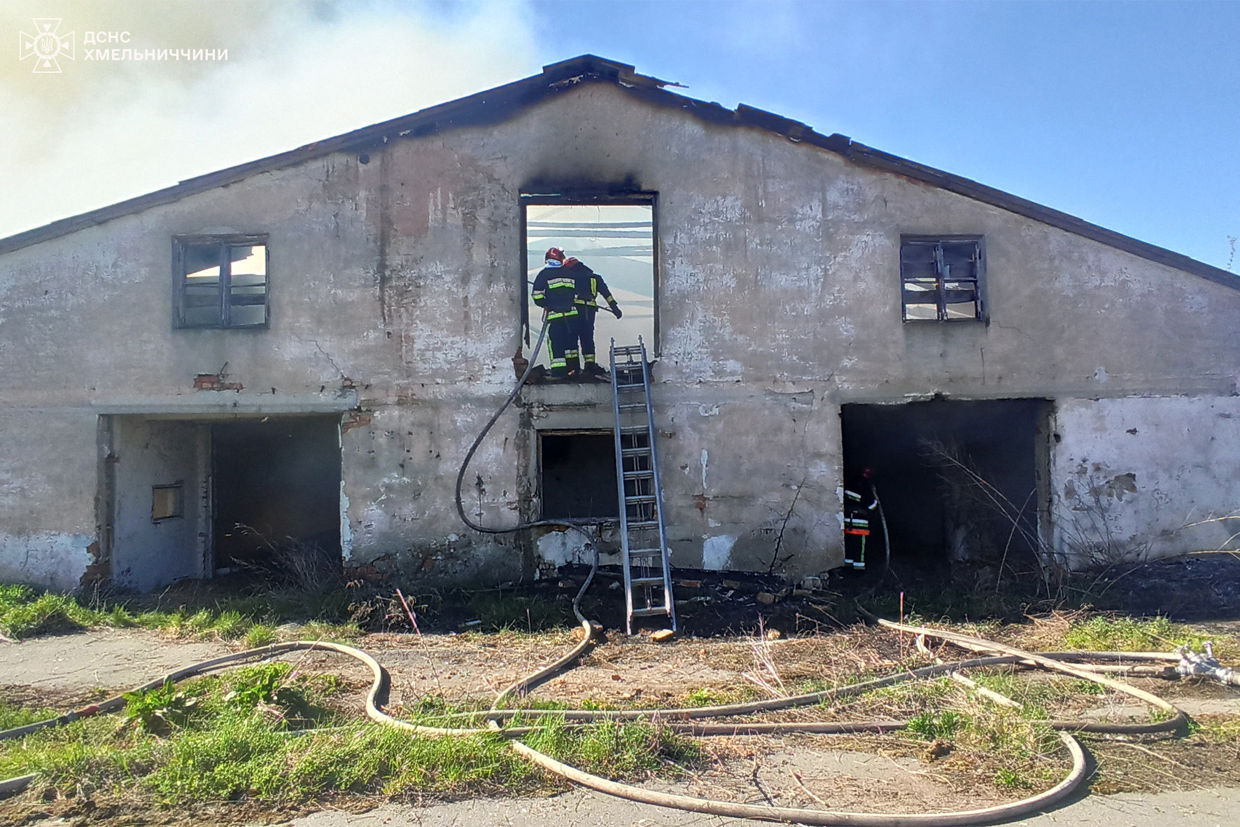 Новини Хмельницького - фото з На Великдень гасили 14 пожеж по Хмельниччині. Що і де горіло?