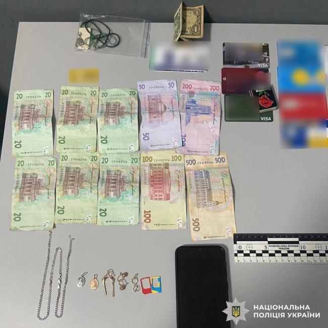 Новини Вінниці - фото з Поки жінка молилась, її обікрали в храмі: на Гайсинщині затримали злодія із Запоріжжя