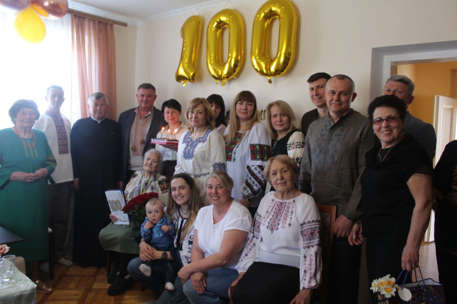 Новини Тернополя - фото з 100-річний ювілей відзначила жителька Великих Гаїв Мирослава Жминда