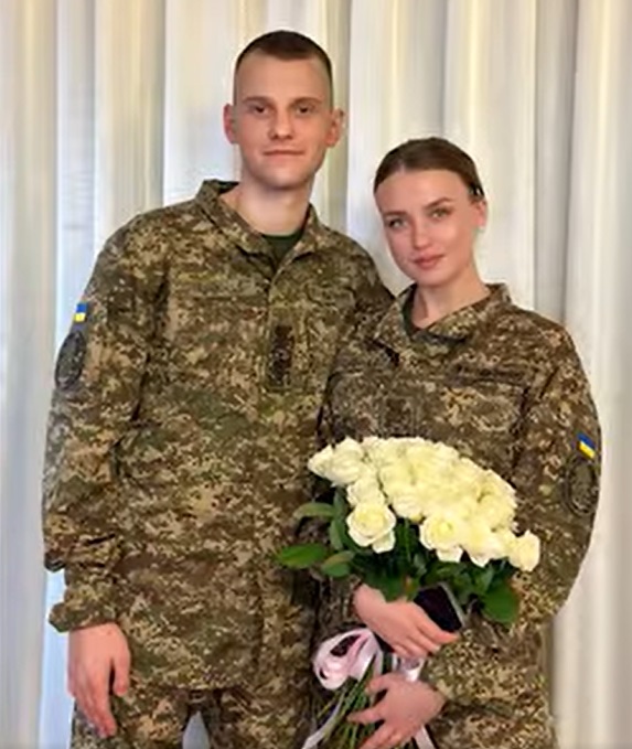 Новини Вінниці - фото з «Ми разом, де б не були», — історія кохання офіцерів бригади «Червона Калина»