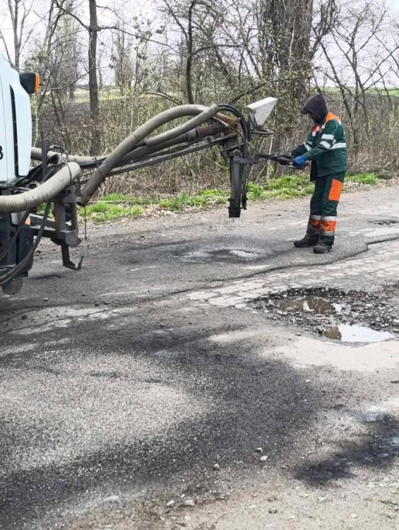 Новини Вінниці - фото з У Стрижавській і Дашівській громадах відновлюють стан дорожнього покриття