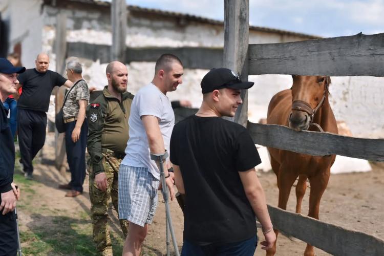 Новини Вінниці - фото з У Ладижинській громаді стартувала ветеранська програма з елементами іпотерапії