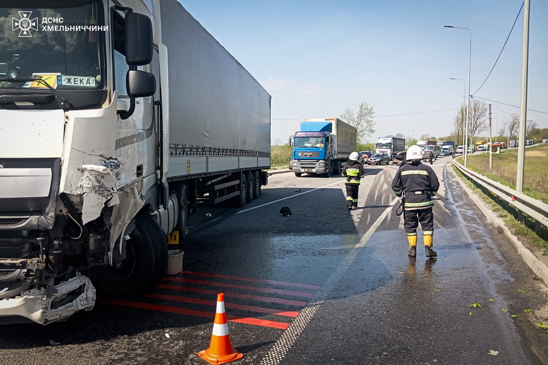 Новини Хмельницького - фото з На Хмельниччині сталась потрійна ДТП: зіткнулись вантажівка та два легковики