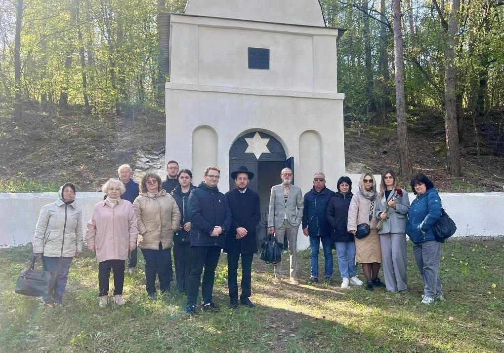 На зображенні може бути: 12 людей
