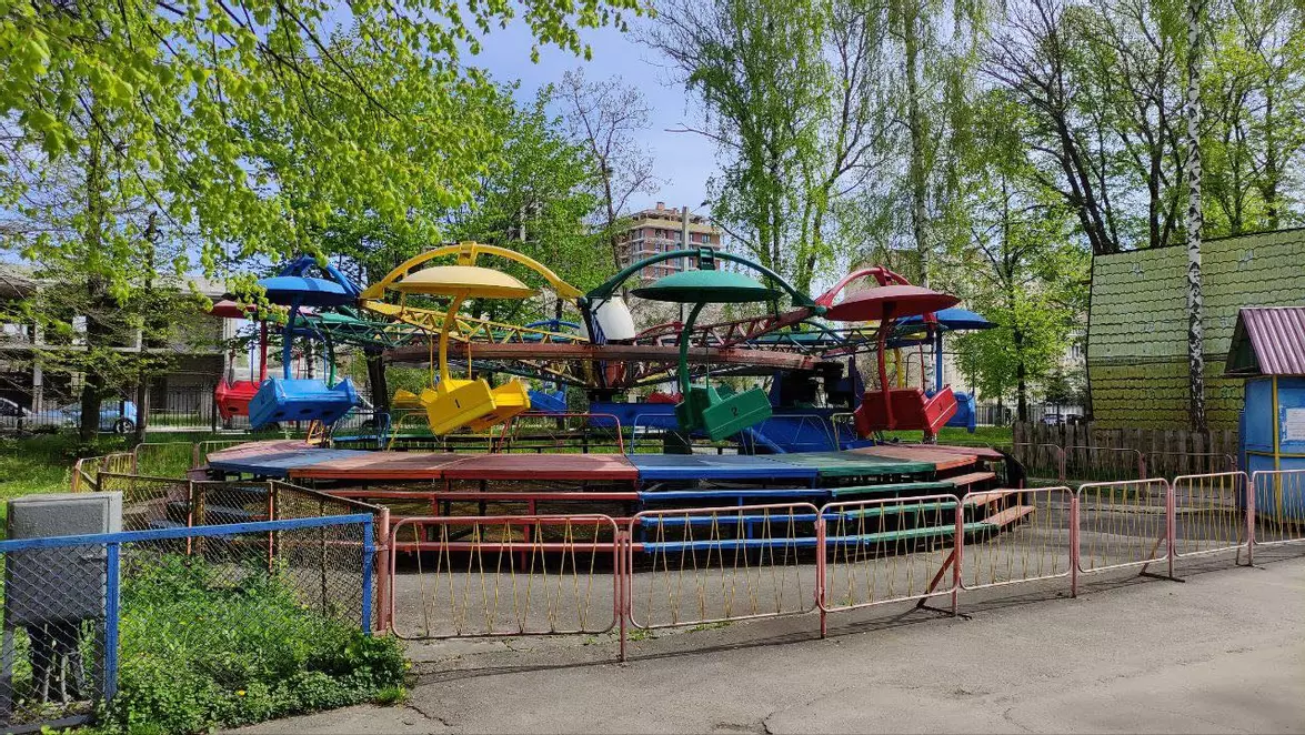 Новини Вінниці - фото з У центральному парку запрацювали атракціони. Яка вартість квитків?