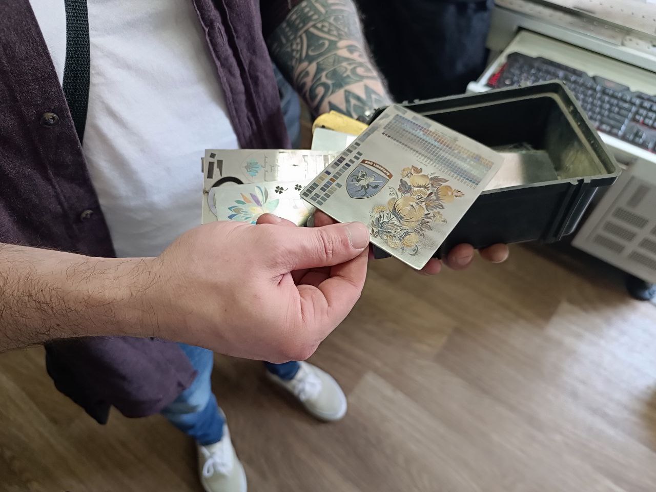 Новини Вінниці - фото з «Я вже не думав про заробіток»: як майстер створює лоти для зборів і пам’ятку для військових