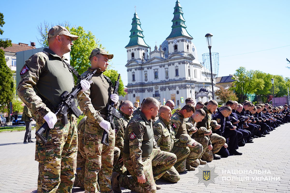 Новини Тернополя - фото з У Тернополі прощалися із загиблим поліцейським Василем Паньківим