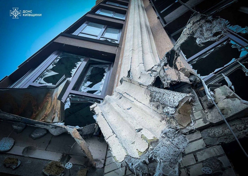 Є жертви, а серед постраждалих — багато дітей: що відомо про нічну атаку на Київ