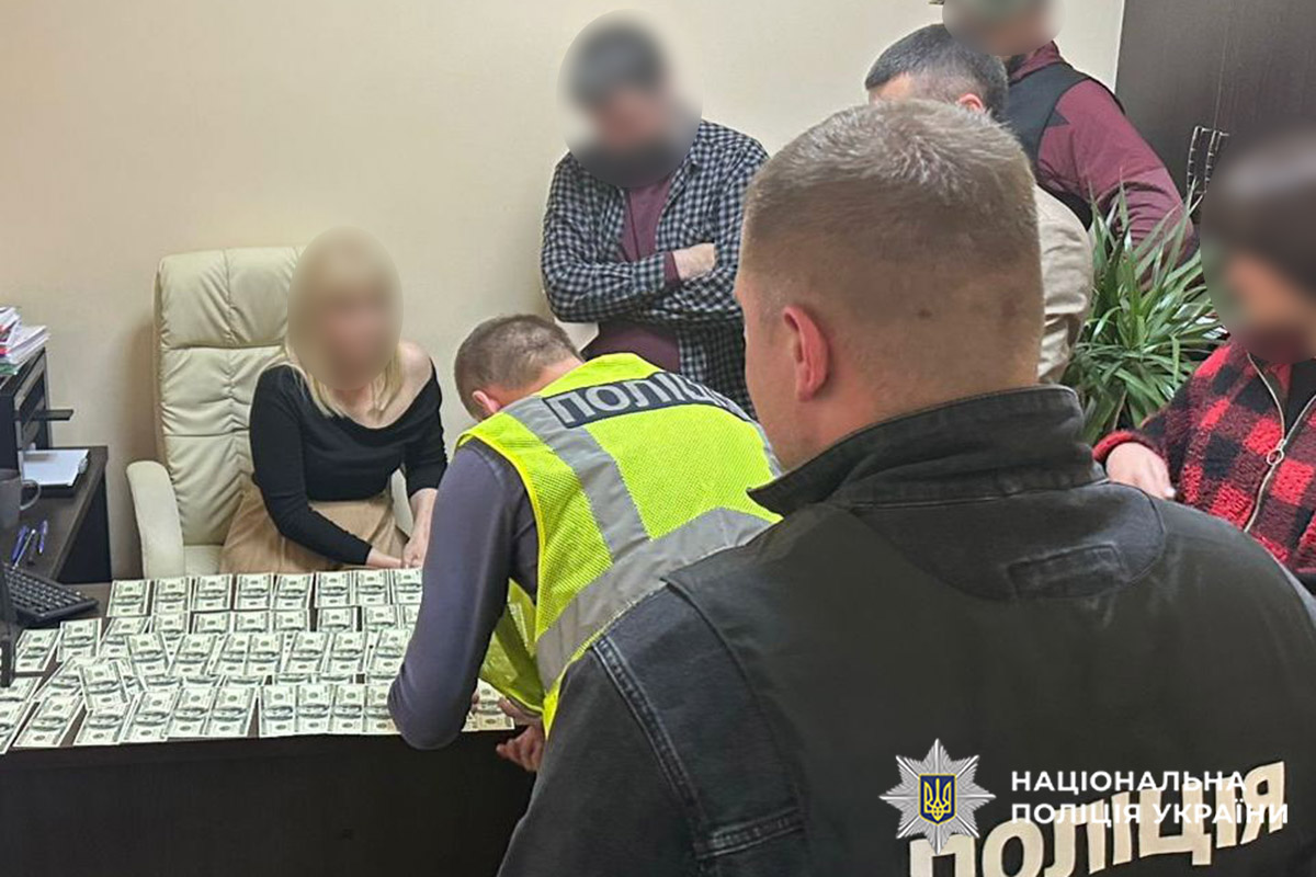 Новини Хмельницького - фото з На Хмельниччині затримали адвокатку – допомагала чоловікам виїжджати за кордон