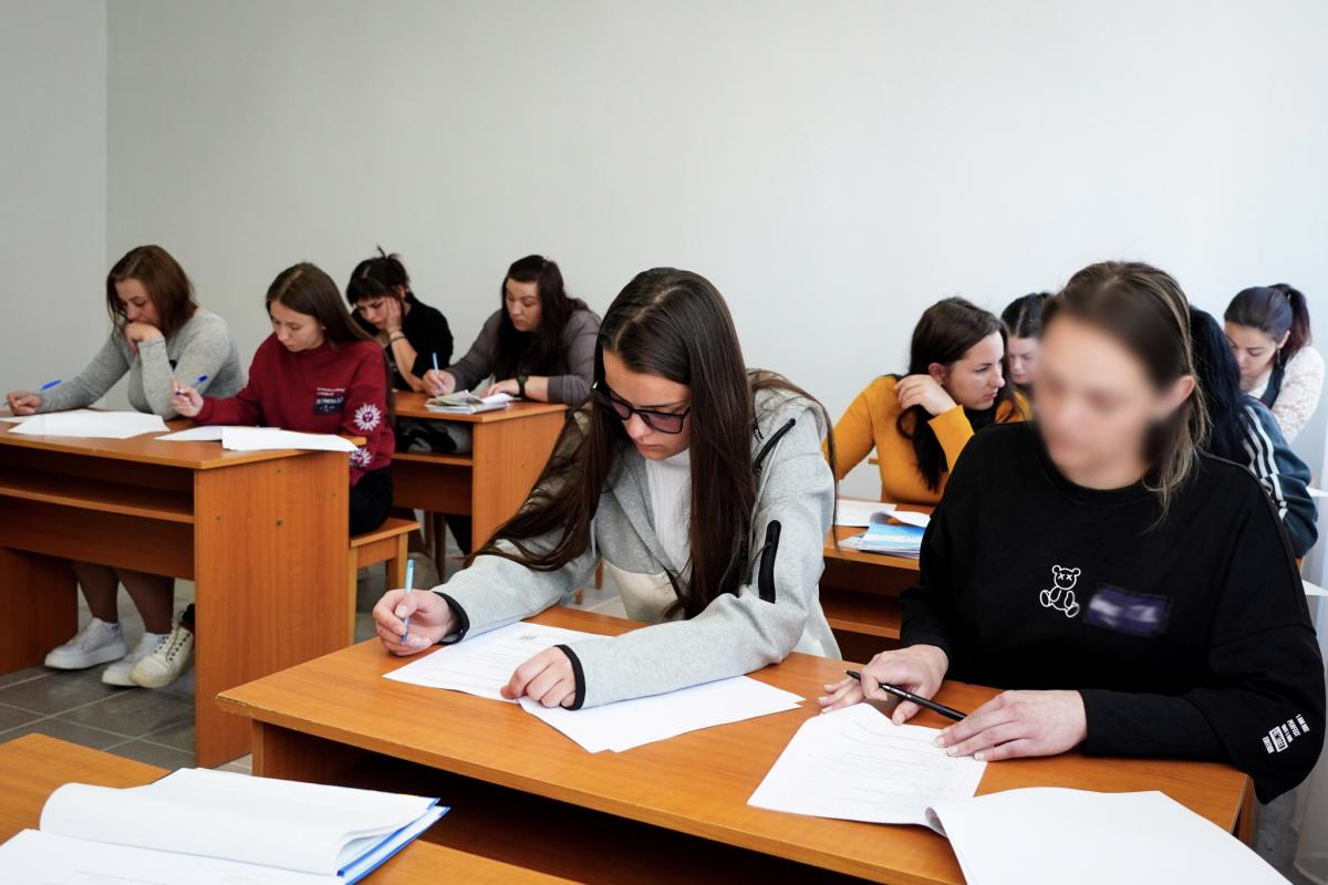 Новини Тернополя - фото з «Я змогла відчути себе вільною». Десять жінок у Збаразькій виправній колонії здобули фах перукаря