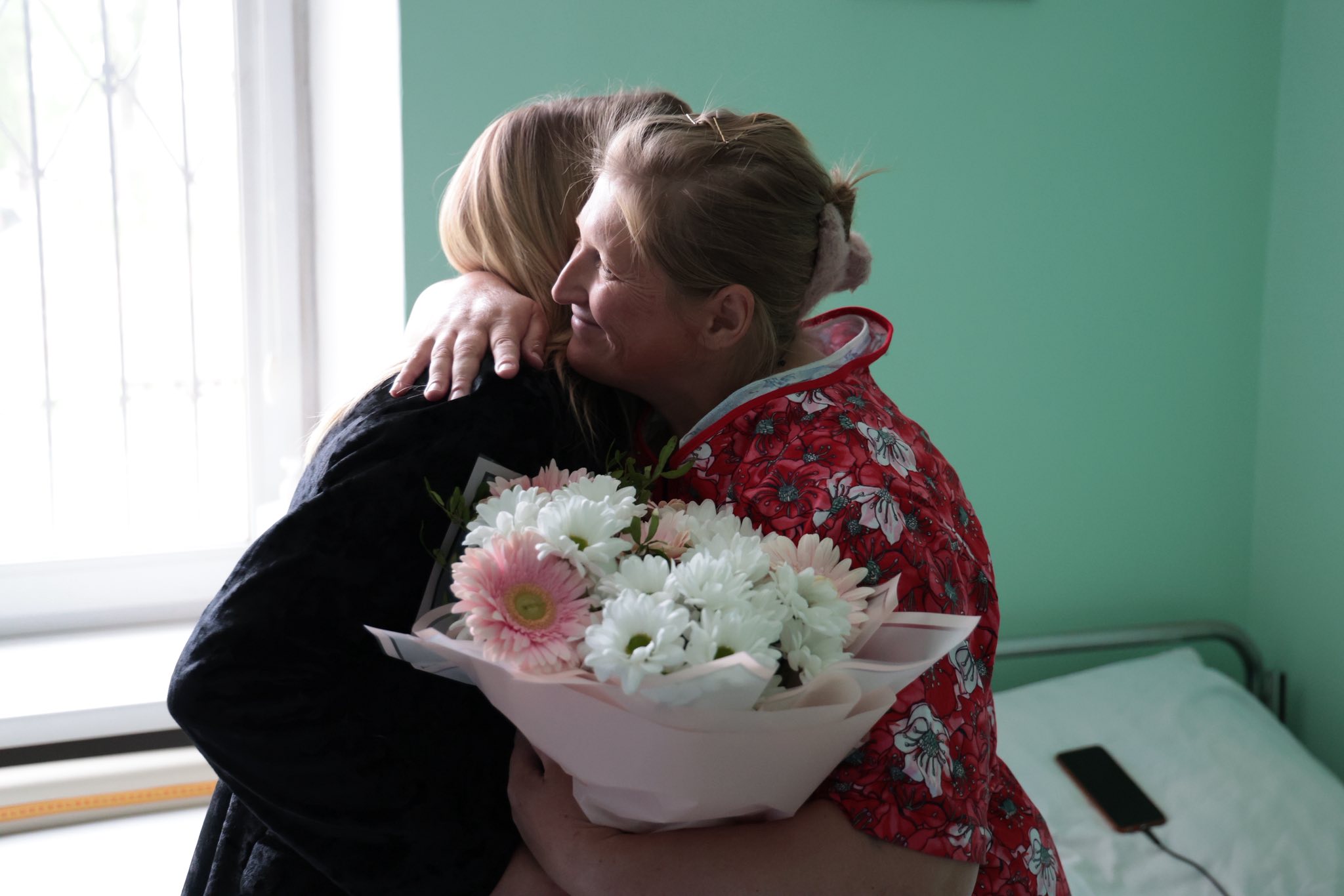 Новини Хмельницького - фото з У Хмельницькому жінка готується народити 12 дитину На зображенні може бути: 1 особа, дитина та квітка