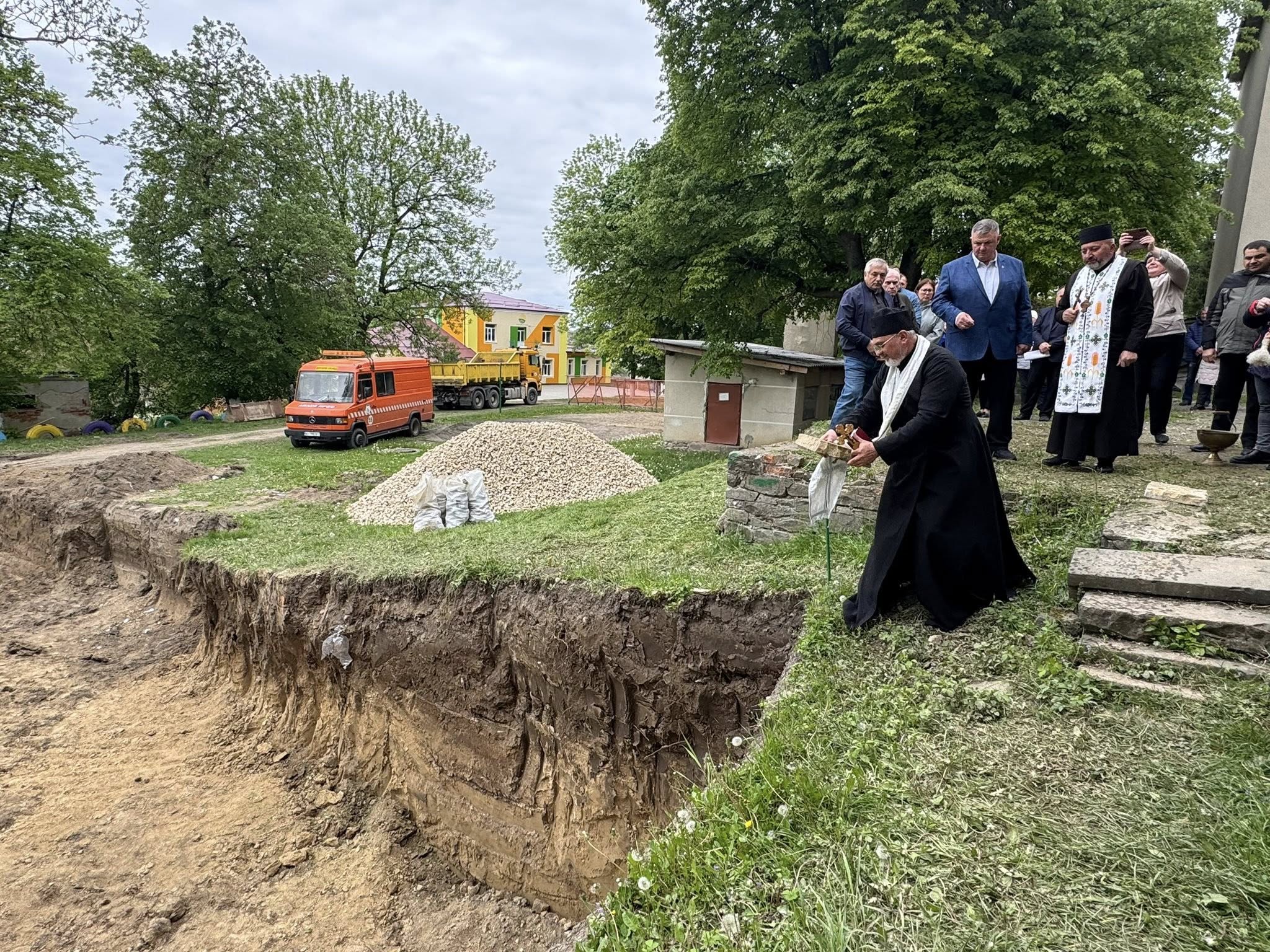 Новини Тернополя - фото з Новий спортзал розпочали будувати у Великогаївській громаді На зображенні може бути: 6 людей